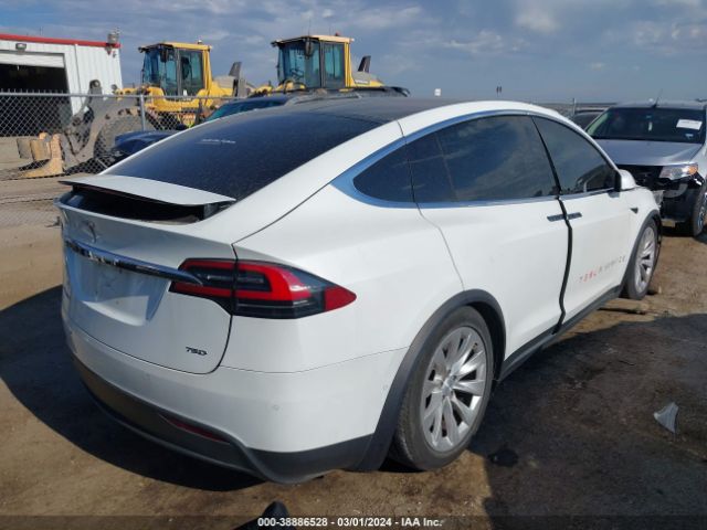 Photo 3 VIN: 5YJXCBE27GF014159 - TESLA MODEL X 