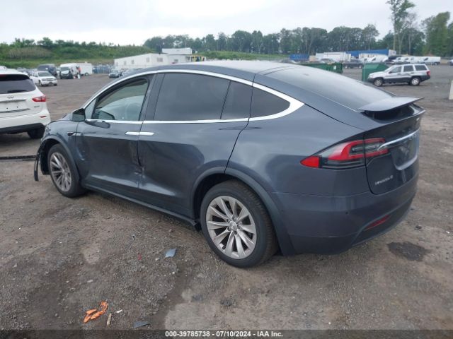 Photo 2 VIN: 5YJXCBE27HF029682 - TESLA MODEL X 