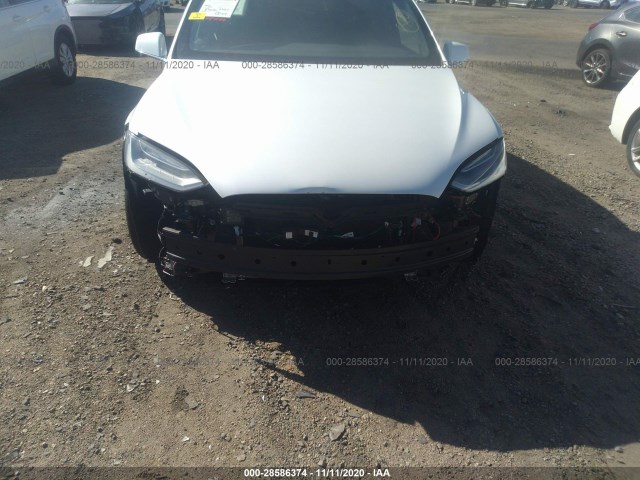 Photo 5 VIN: 5YJXCBE27LF284776 - TESLA MODEL X 