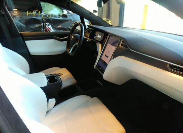 Photo 4 VIN: 5YJXCBE28HF050427 - TESLA MODEL X 