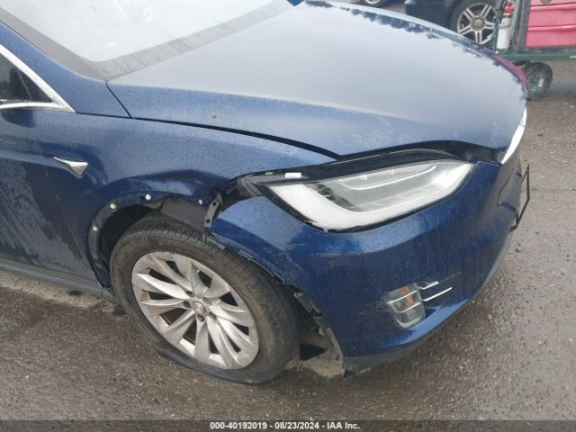 Photo 5 VIN: 5YJXCBE28HF053781 - TESLA MODEL X 