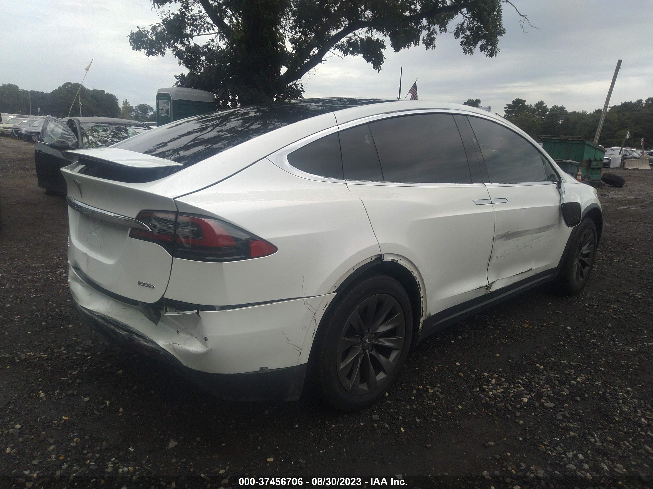 Photo 3 VIN: 5YJXCBE28HF066644 - TESLA MODEL X 