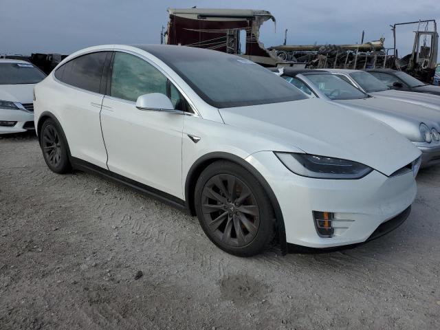 Photo 3 VIN: 5YJXCBE28HF076817 - TESLA MODEL X 