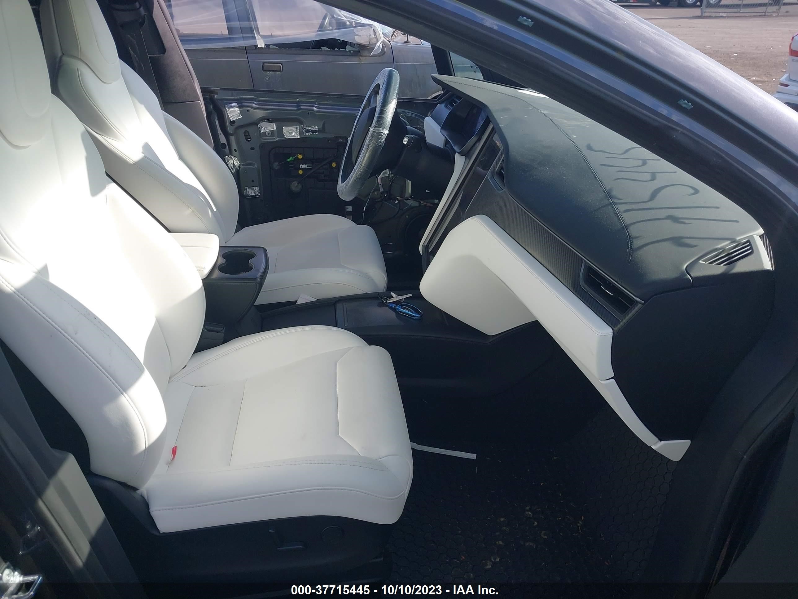 Photo 4 VIN: 5YJXCBE28JF138397 - TESLA MODEL X 