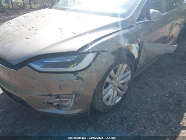 Photo 5 VIN: 5YJXCBE29GF003535 - TESLA MODEL X 