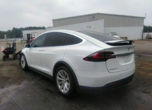 Photo 2 VIN: 5YJXCBE29GF017676 - TESLA MODEL X 