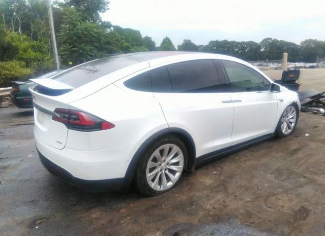 Photo 3 VIN: 5YJXCBE29GF017676 - TESLA MODEL X 