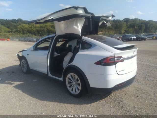 Photo 2 VIN: 5YJXCBE29HF051036 - TESLA MODEL X 