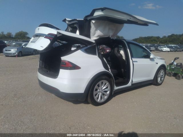 Photo 3 VIN: 5YJXCBE29HF051036 - TESLA MODEL X 