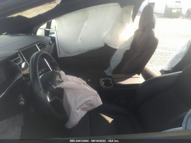 Photo 4 VIN: 5YJXCBE29HF051036 - TESLA MODEL X 