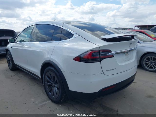 Photo 2 VIN: 5YJXCBE29HF076020 - TESLA MODEL X 