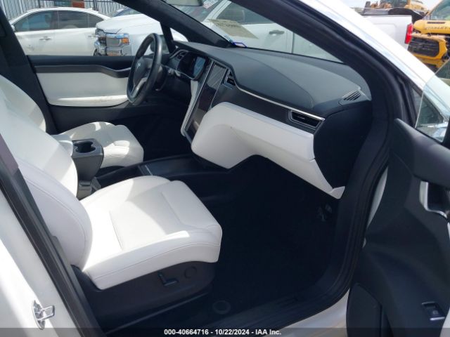 Photo 4 VIN: 5YJXCBE29HF076020 - TESLA MODEL X 