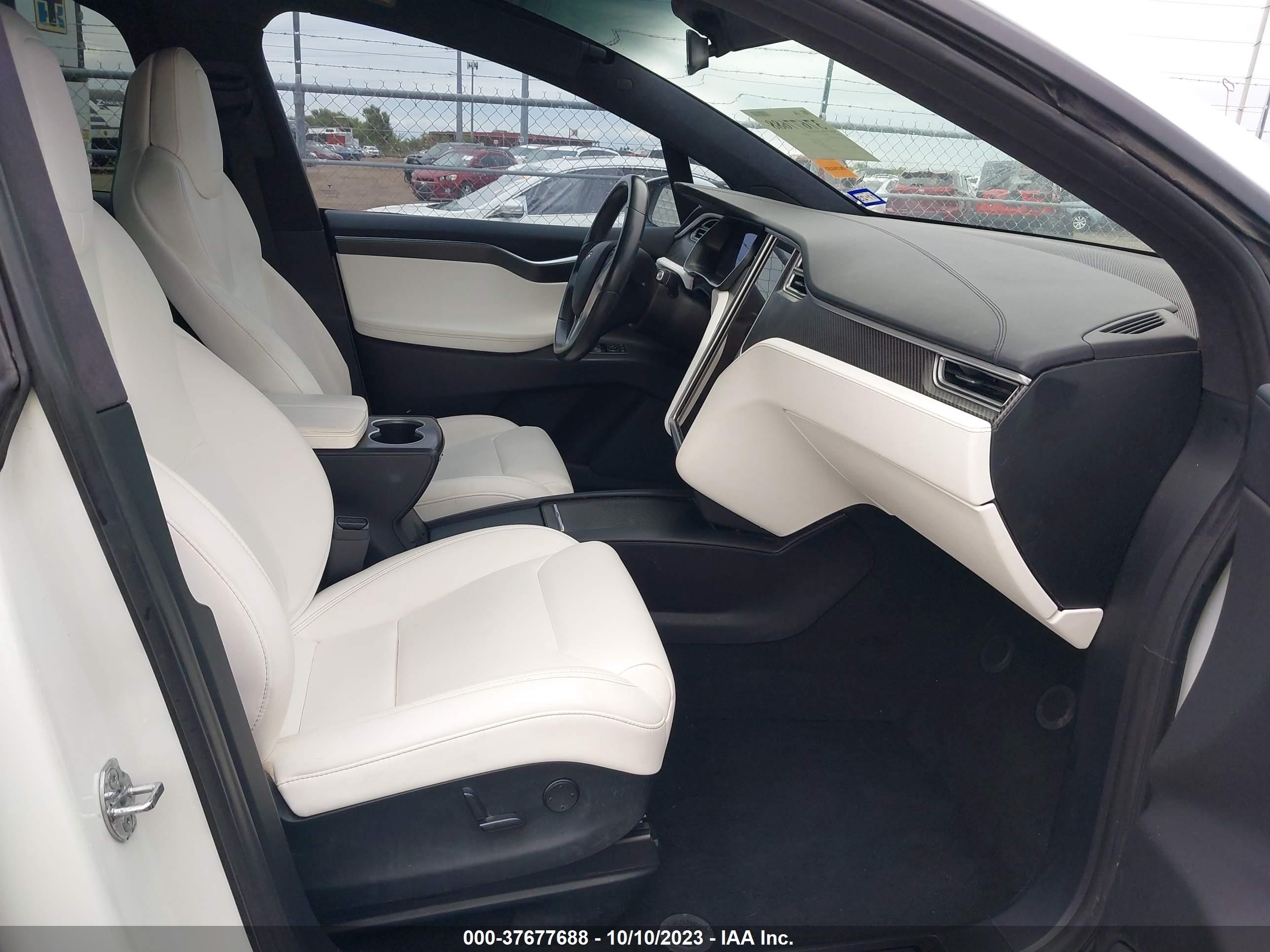 Photo 4 VIN: 5YJXCBE29JF087735 - TESLA MODEL X 