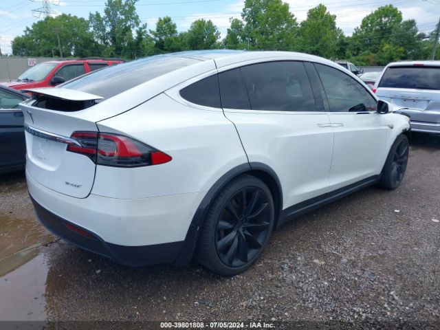 Photo 3 VIN: 5YJXCBE2XGF016584 - TESLA MODEL X 