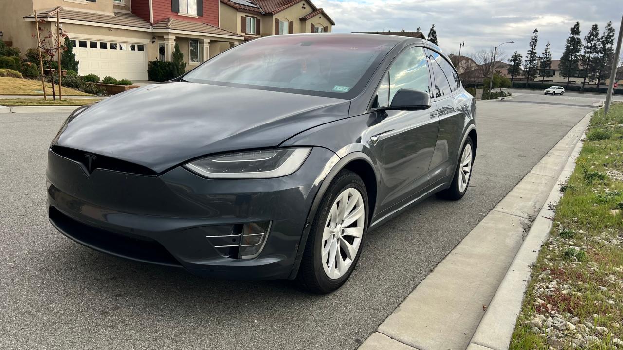 Photo 2 VIN: 5YJXCBE2XGF016858 - TESLA MODEL X 