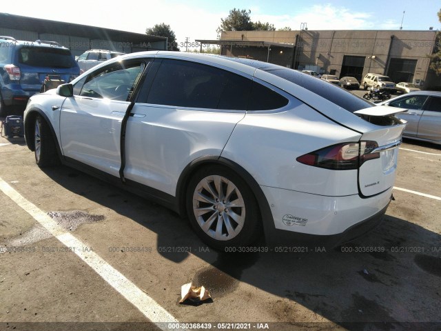 Photo 2 VIN: 5YJXCBE2XGF031036 - TESLA MODEL X 