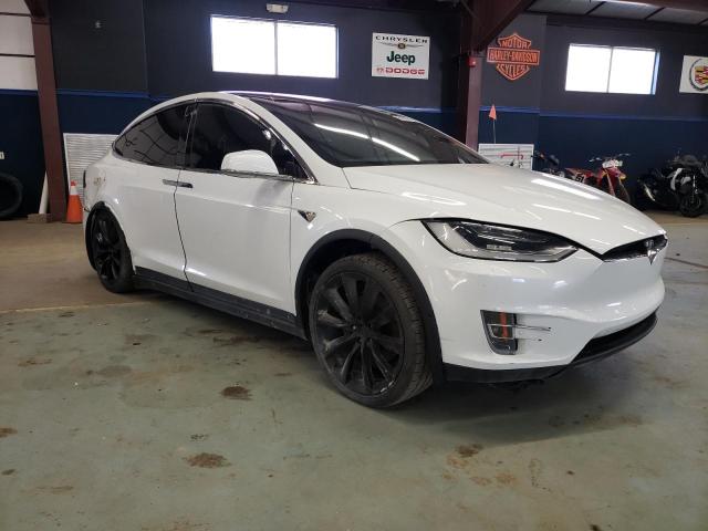 Photo 3 VIN: 5YJXCBE2XHF042491 - TESLA MODEL X 