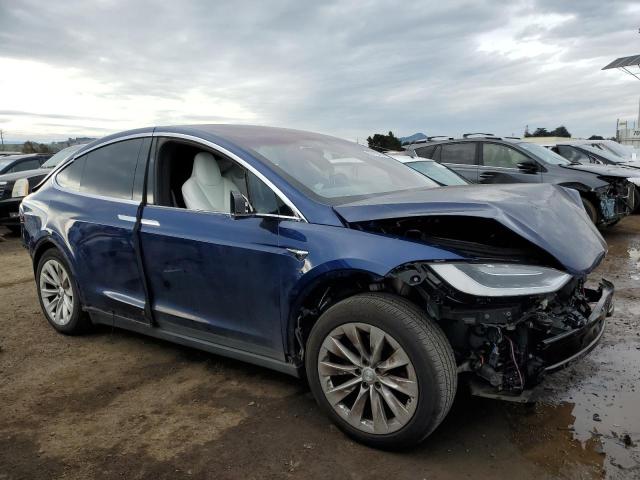 Photo 3 VIN: 5YJXCBE2XHF068086 - TESLA MODEL X 