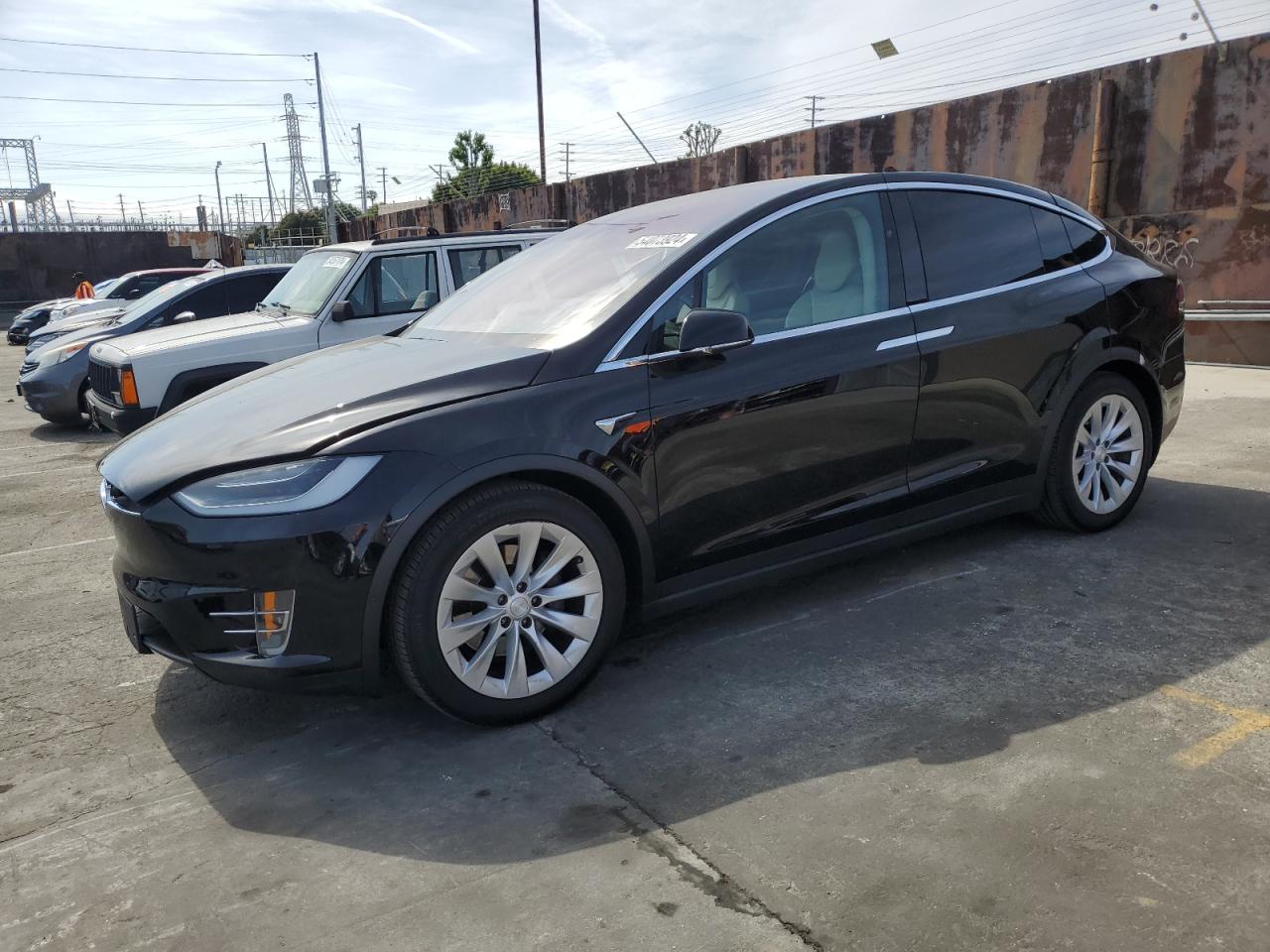 Photo 0 VIN: 5YJXCBE2XJF133766 - TESLA MODEL X 