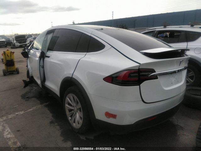 Photo 2 VIN: 5YJXCBE2XKF161472 - TESLA MODEL X 