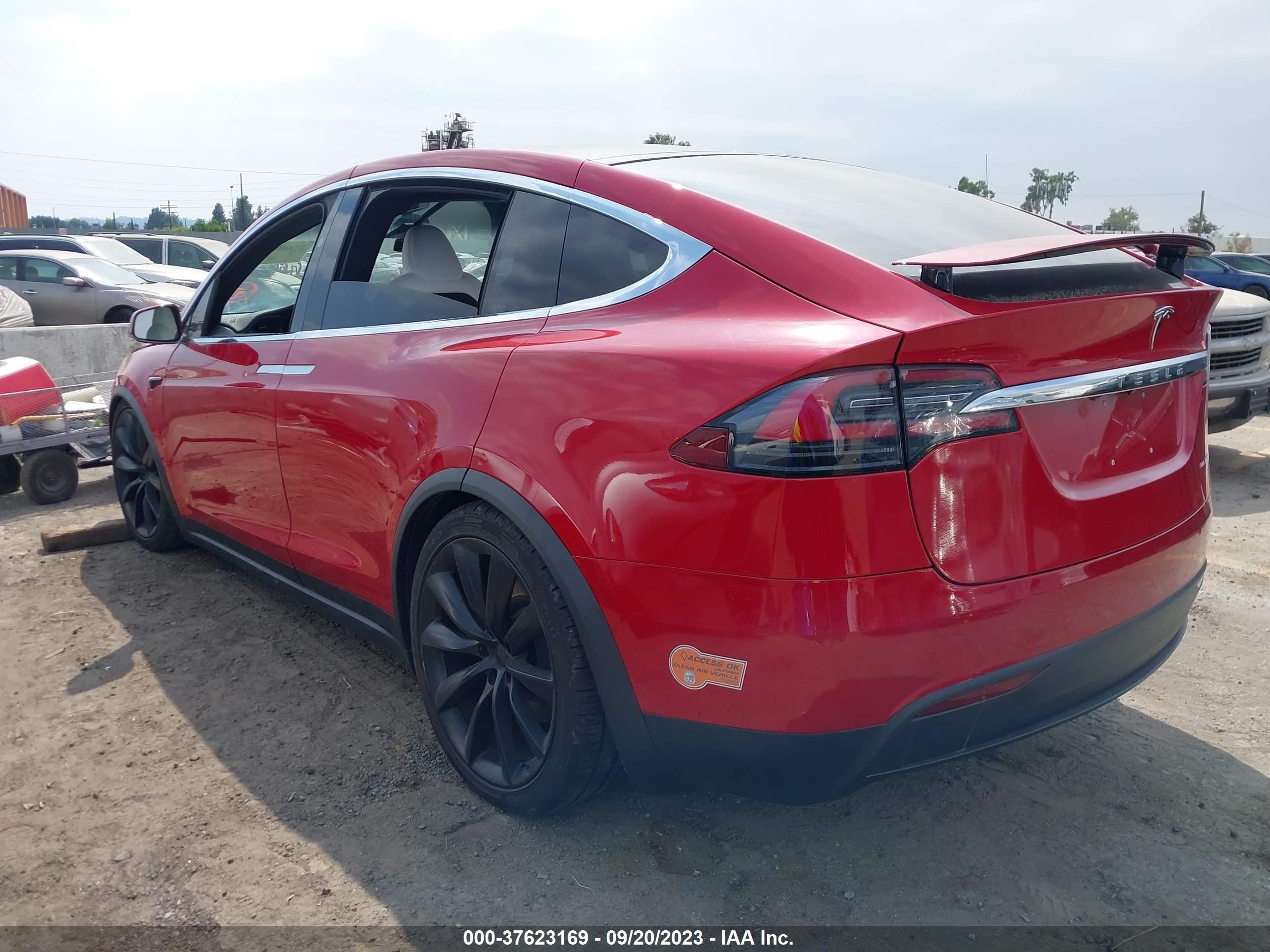 Photo 2 VIN: 5YJXCBE2XLF297733 - TESLA MODEL X 