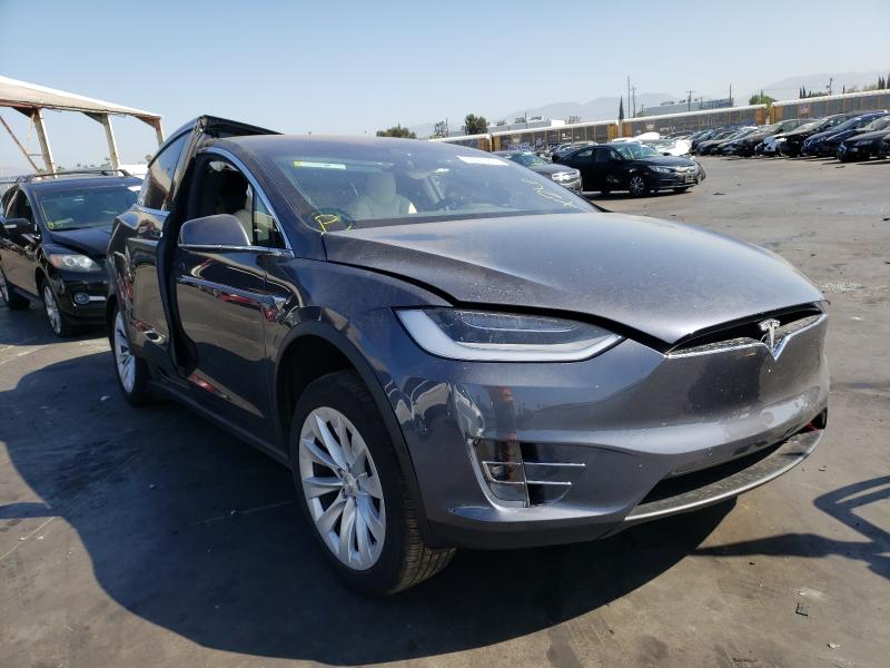 Photo 0 VIN: 5YJXCBE2XLF304258 - TESLA MODEL X 