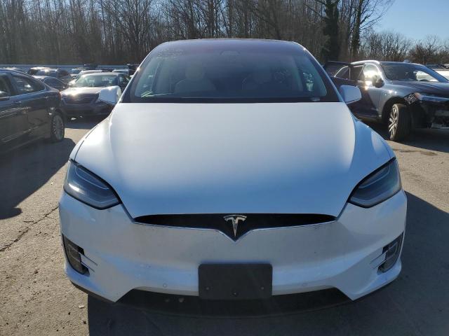 Photo 4 VIN: 5YJXCBE40HF051847 - TESLA MODEL X 