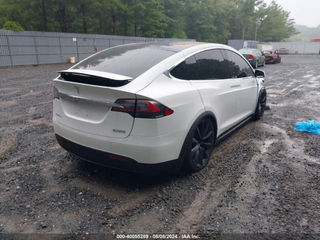 Photo 3 VIN: 5YJXCBE40HF052285 - TESLA MODEL X 