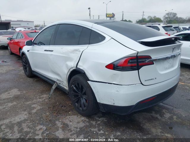 Photo 2 VIN: 5YJXCBE41GF028222 - TESLA MODEL X 