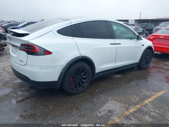 Photo 3 VIN: 5YJXCBE41GF028222 - TESLA MODEL X 