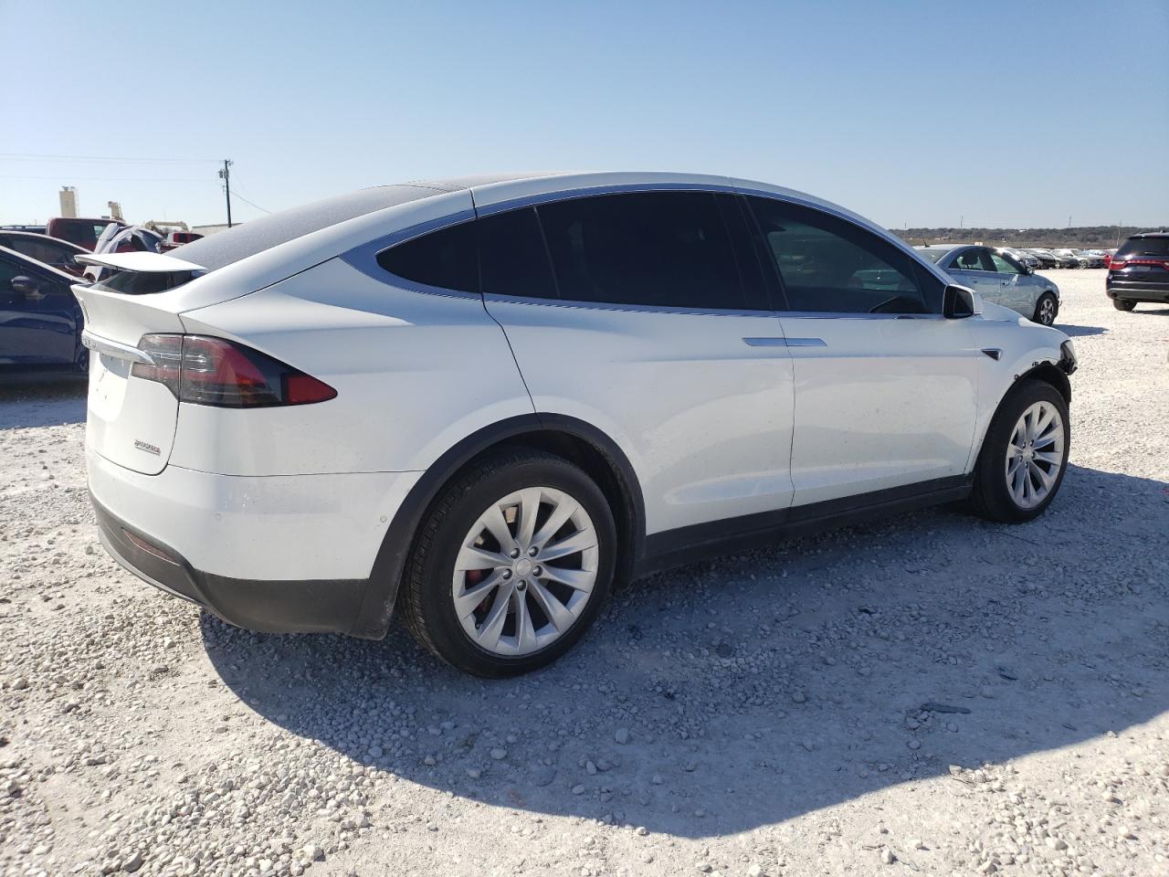 Photo 2 VIN: 5YJXCBE41JF142955 - TESLA MODEL X 