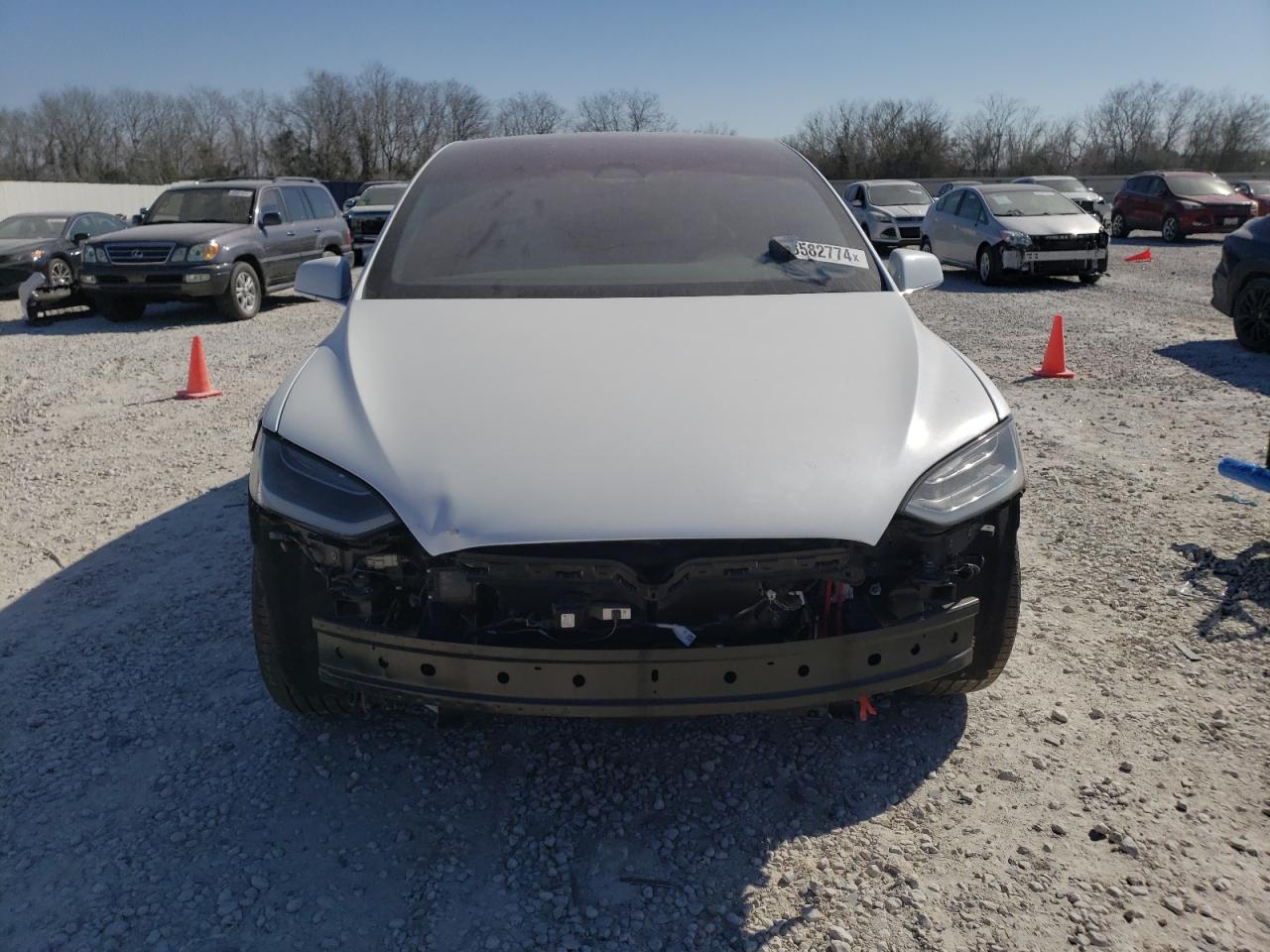 Photo 4 VIN: 5YJXCBE41JF142955 - TESLA MODEL X 