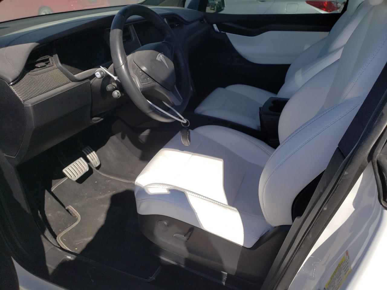 Photo 6 VIN: 5YJXCBE41JF142955 - TESLA MODEL X 