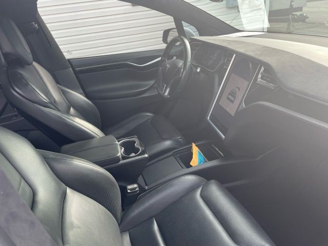 Photo 9 VIN: 5YJXCBE43GF001300 - TESLA MODEL X 