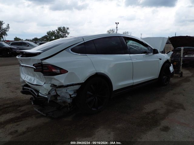 Photo 3 VIN: 5YJXCBE43LF261819 - TESLA MODEL X 