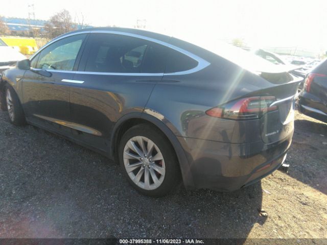 Photo 2 VIN: 5YJXCBE44GF001385 - TESLA MODEL X 