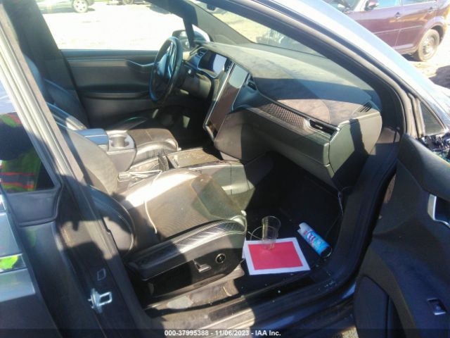 Photo 4 VIN: 5YJXCBE44GF001385 - TESLA MODEL X 