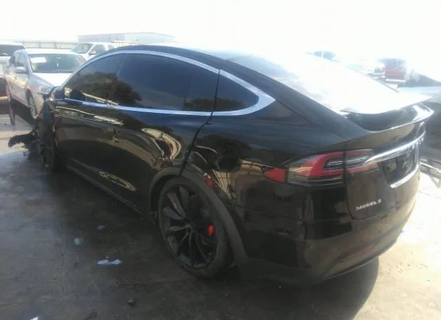 Photo 2 VIN: 5YJXCBE44HF061068 - TESLA MODEL X 