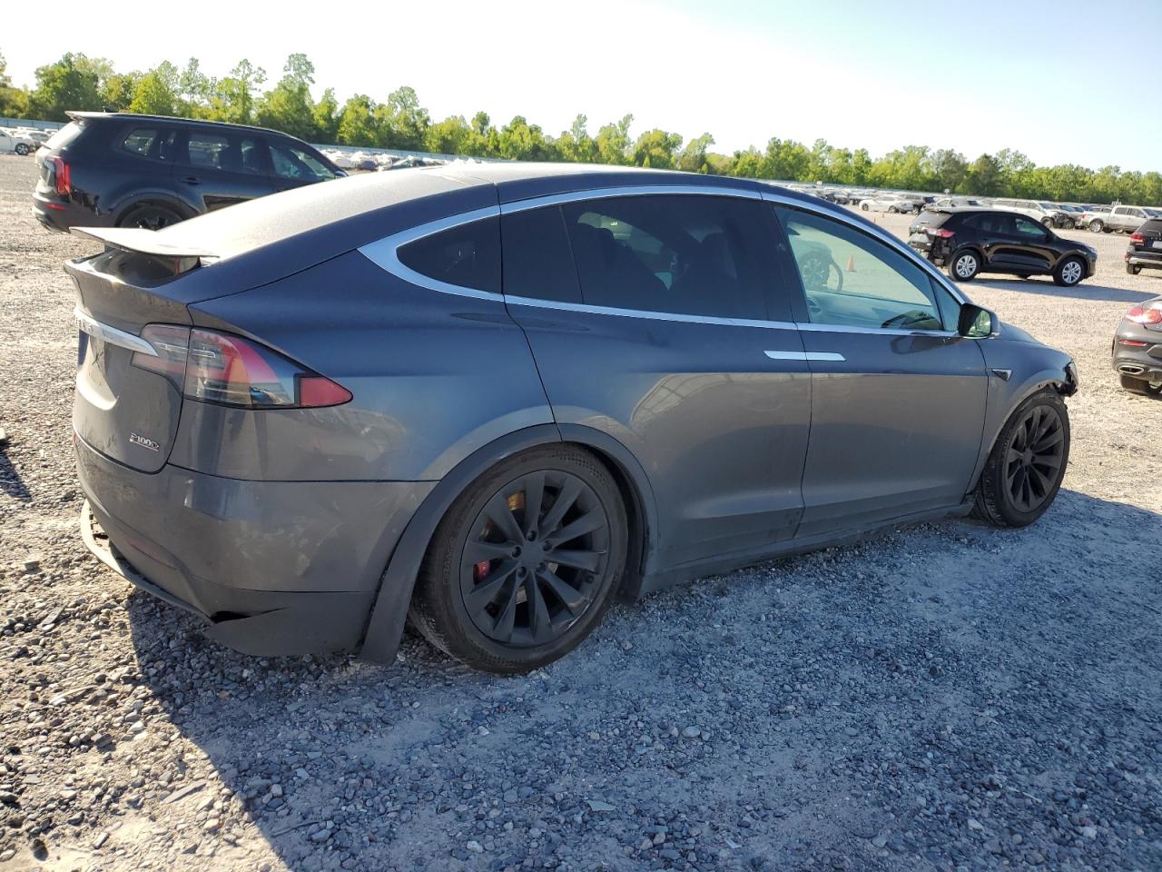 Photo 2 VIN: 5YJXCBE44JF135630 - TESLA MODEL X 