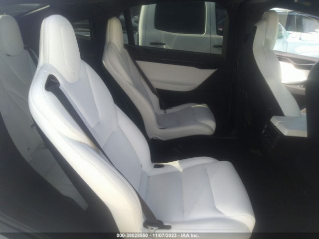 Photo 4 VIN: 5YJXCBE44KF180844 - TESLA MODEL X 