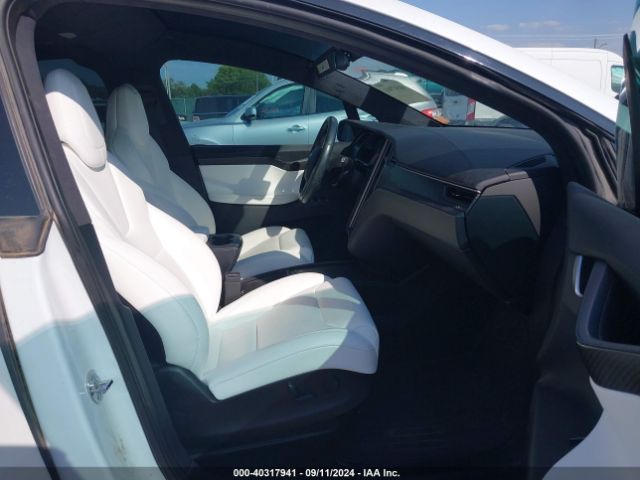 Photo 4 VIN: 5YJXCBE44KF211655 - TESLA MODEL X 