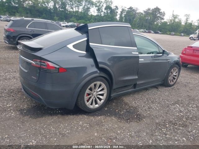 Photo 3 VIN: 5YJXCBE45GF001301 - TESLA MODEL X 