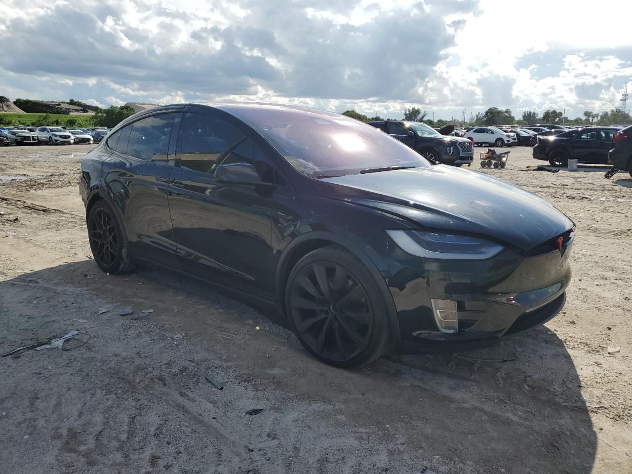 Photo 3 VIN: 5YJXCBE45HF052816 - TESLA MODEL X 