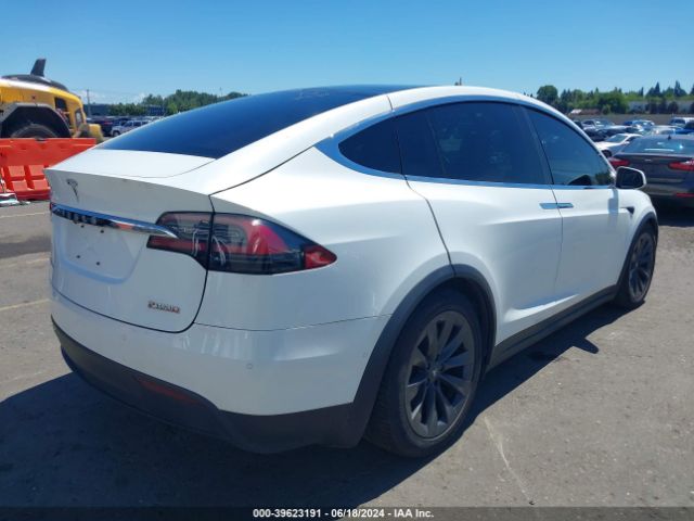 Photo 3 VIN: 5YJXCBE46HF038228 - TESLA MODEL X 