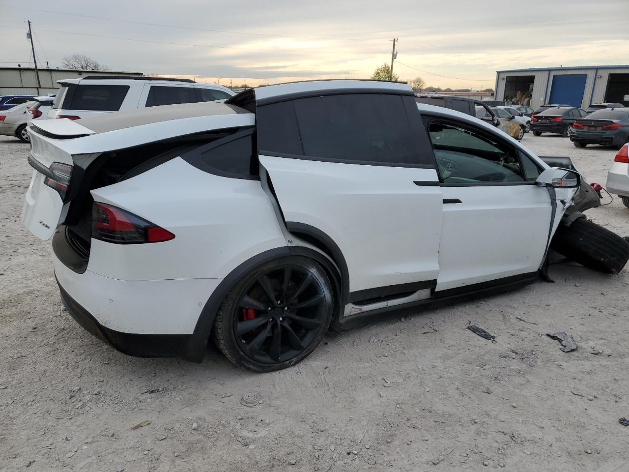 Photo 2 VIN: 5YJXCBE47GFS00642 - TESLA MODEL X 