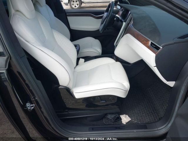 Photo 4 VIN: 5YJXCBE48GF000272 - TESLA MODEL X 