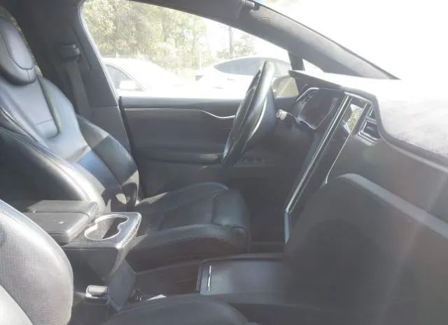 Photo 4 VIN: 5YJXCBE49GF003133 - TESLA MODEL X 