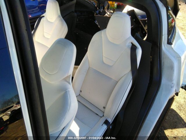 Photo 7 VIN: 5YJXCBE49GF011877 - TESLA MODEL X 