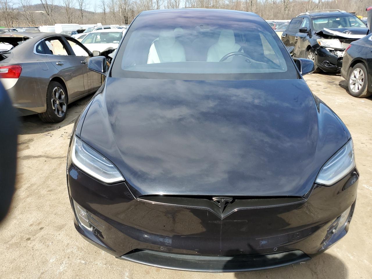 Photo 4 VIN: 5YJXCBE4XGF003061 - TESLA MODEL X 