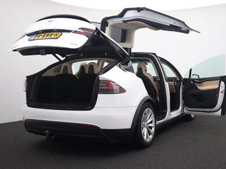 Photo 4 VIN: 5YJXCCE20HF056745 - TESLA MODEL X 